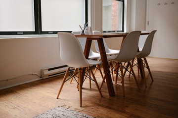 desk-table-wood-chair-floor-home-3260-pxhere.com_